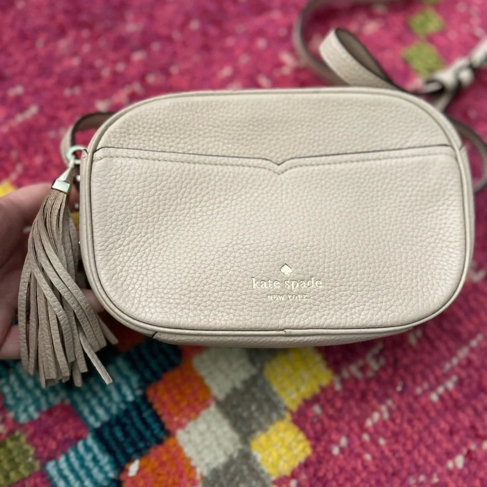 Kate Spade small crossbody bag. Great preowned condition.